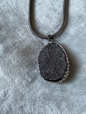 Silver Tone Druzy Pendant Necklace - Elegant Oval Sparkle